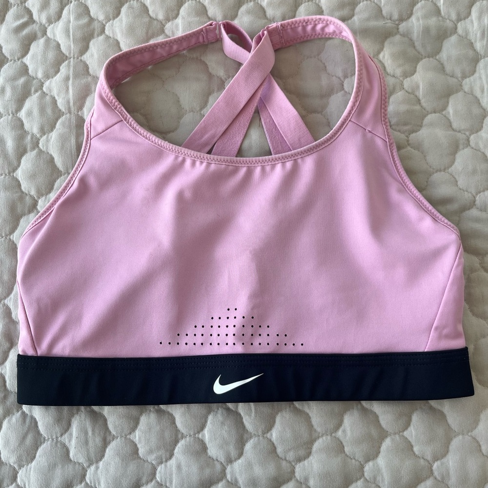 Women’s Nike Sports Bra Medium